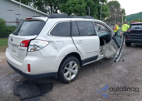 2014 Subaru Outback 2.5I Premium из США, поврежденный, VIN 4S4BRCCCXE3255262